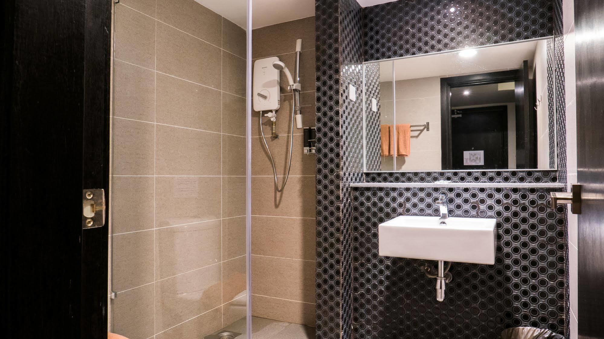 Kl Guest Hotel Kuala Ampang Экстерьер фото